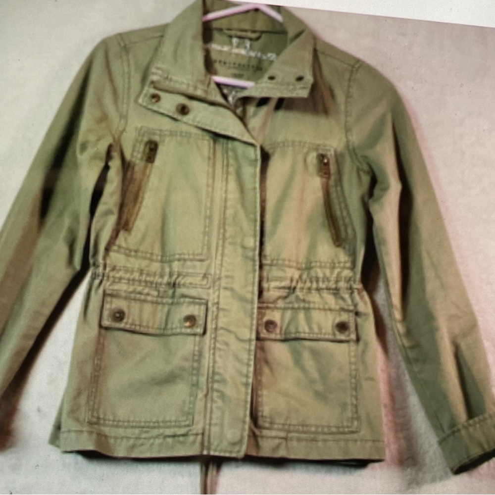 Aeropostale Women's Army Green Utility Jacket.P2P 17” Length 23.5” SIZE XS - Picture 2 of 8